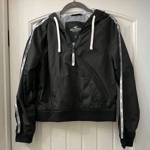 Hollister Crop Windbreaker, size USA S